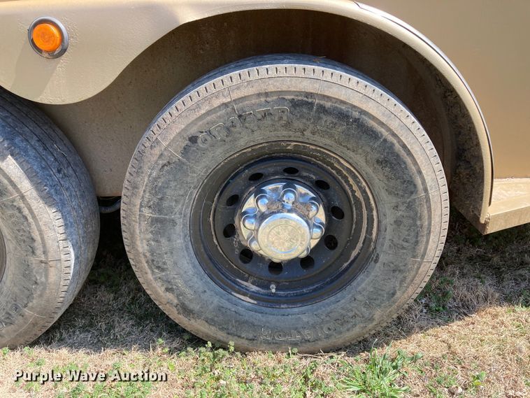 image for item HN9838 1996 Titan 1R3217  livestock trailer