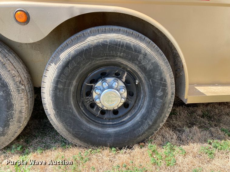 image for item HN9838 1996 Titan 1R3217  livestock trailer