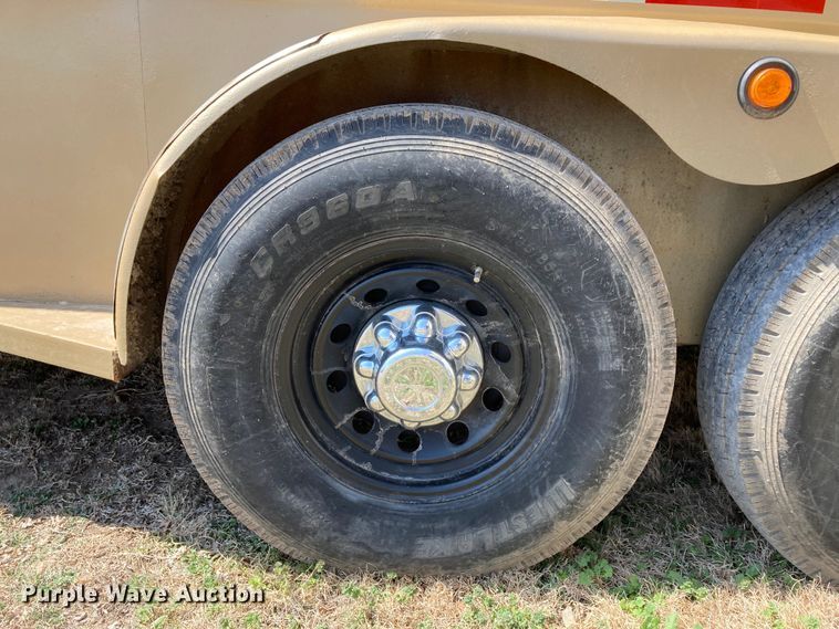 image for item HN9838 1996 Titan 1R3217  livestock trailer