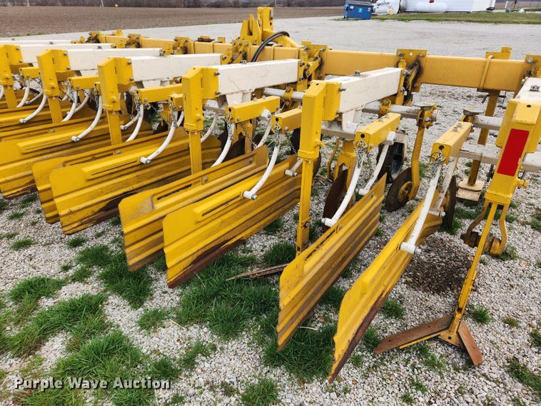 image for item JB9479 Buffalo 63000630  row crop cultivator