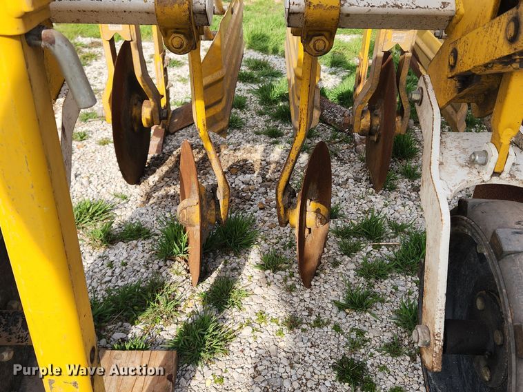 image for item JB9479 Buffalo 63000630  row crop cultivator