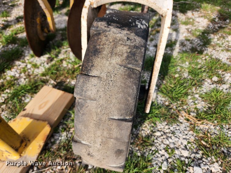 image for item JB9479 Buffalo 63000630  row crop cultivator