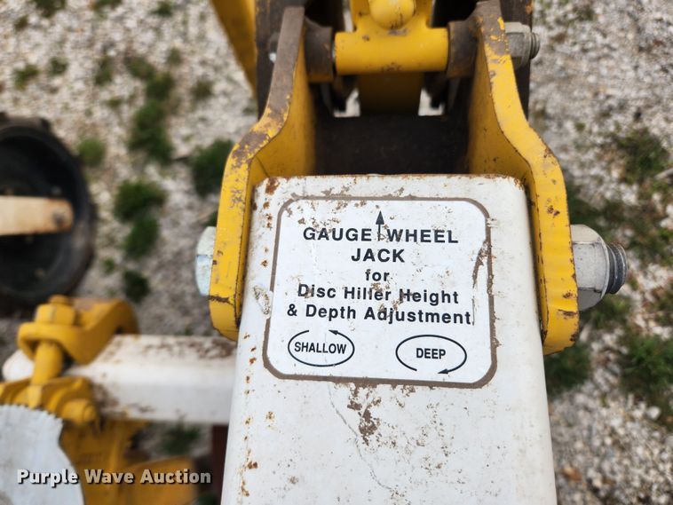 image for item JB9479 Buffalo 63000630  row crop cultivator