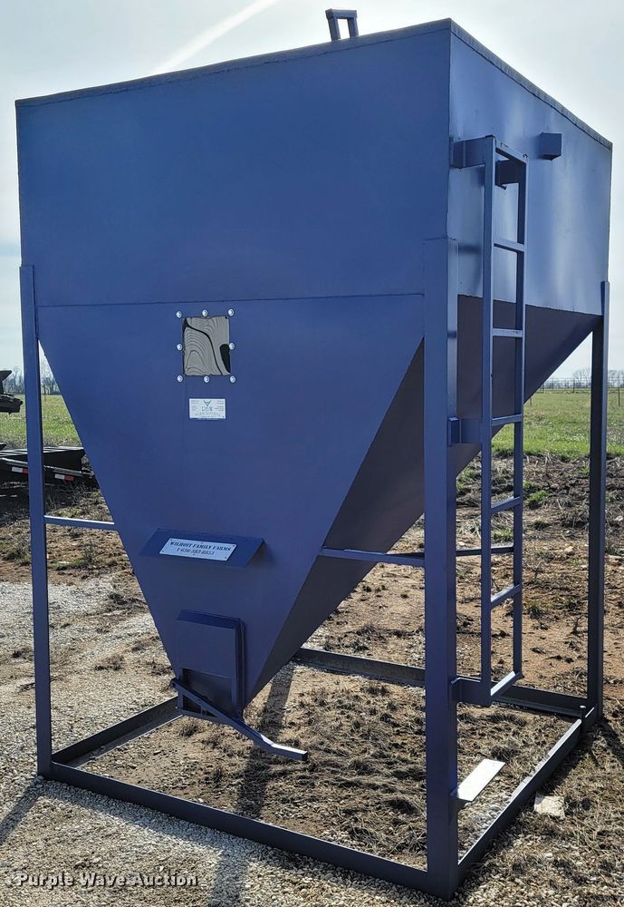 image for item JL9318 Feed bin