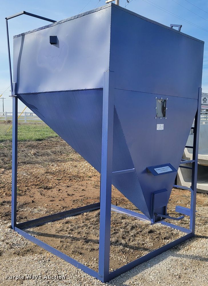 image for item JL9318 Feed bin