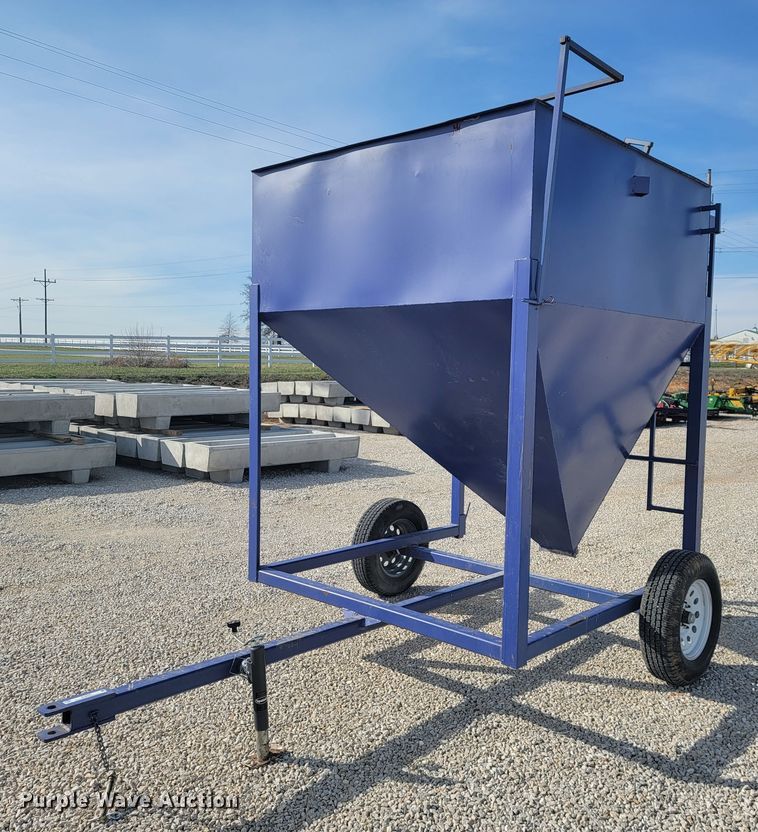 image for item JL9320 Feed bin