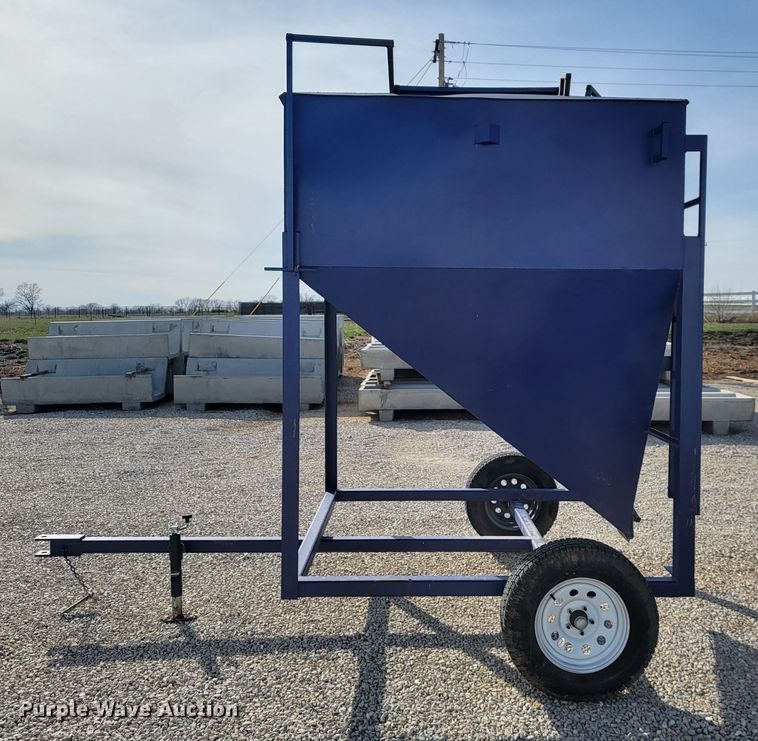 image for item JL9320 Feed bin