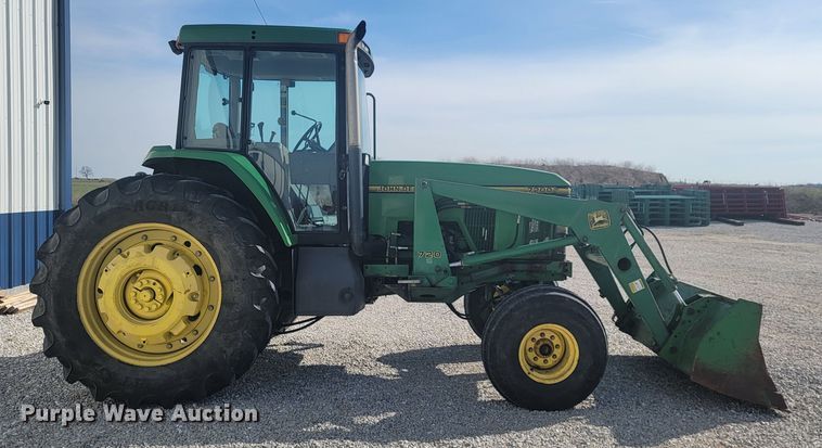 image for item JL9321 John Deere 7200  tractor