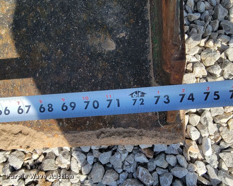 image for item JL9321 John Deere 7200  tractor