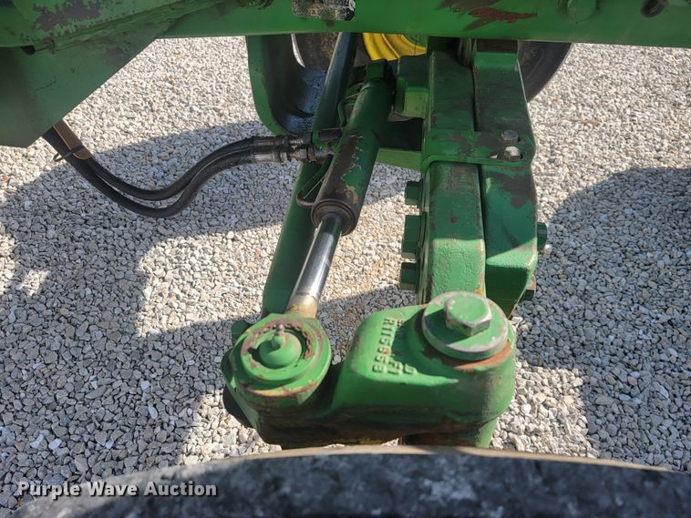 image for item JL9321 John Deere 7200  tractor