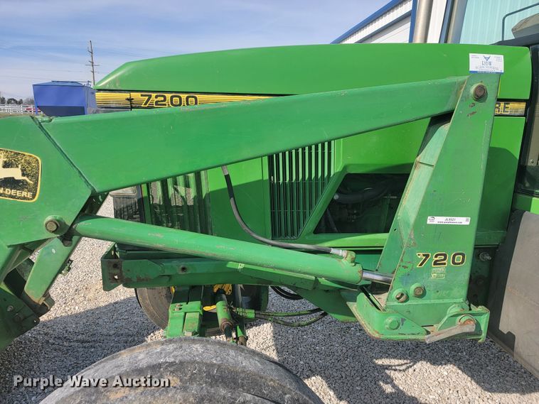 image for item JL9321 John Deere 7200  tractor