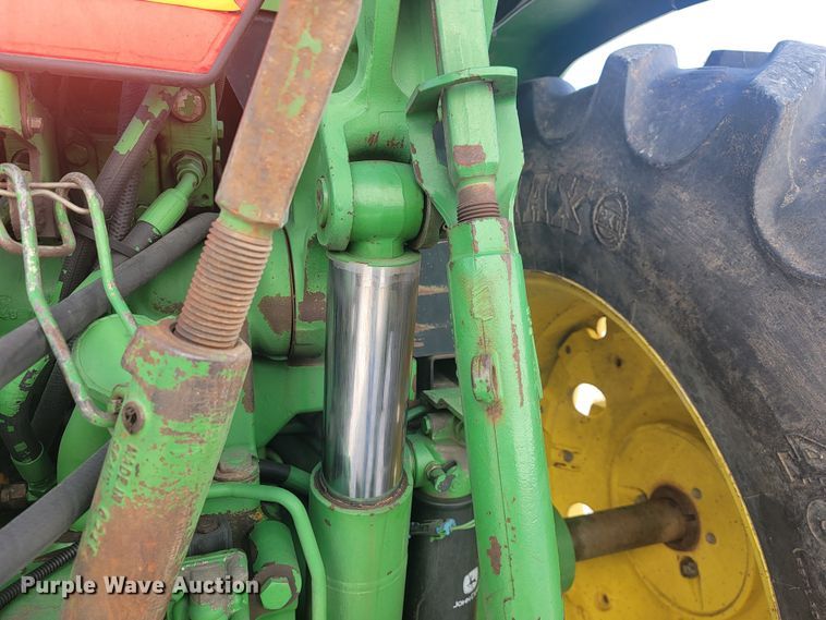 image for item JL9321 John Deere 7200  tractor