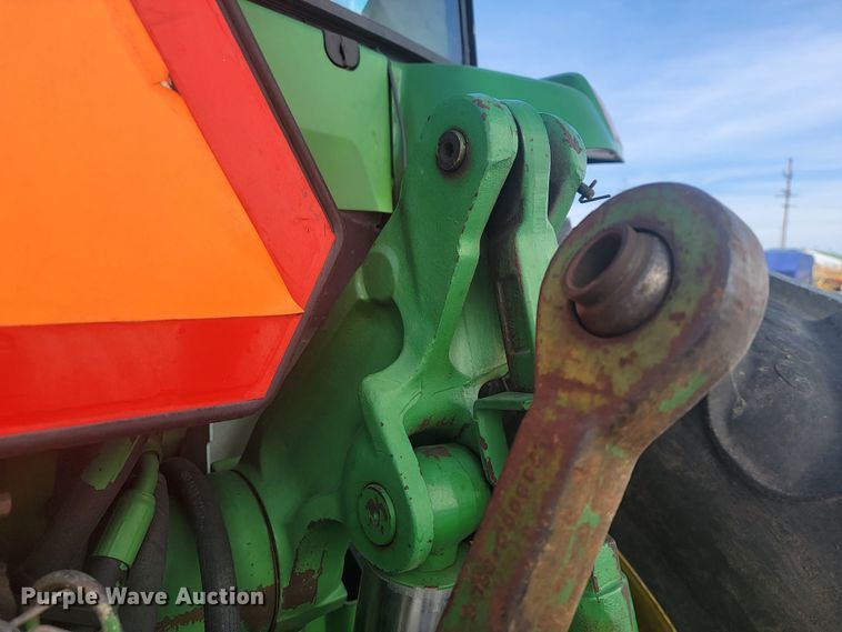 image for item JL9321 John Deere 7200  tractor