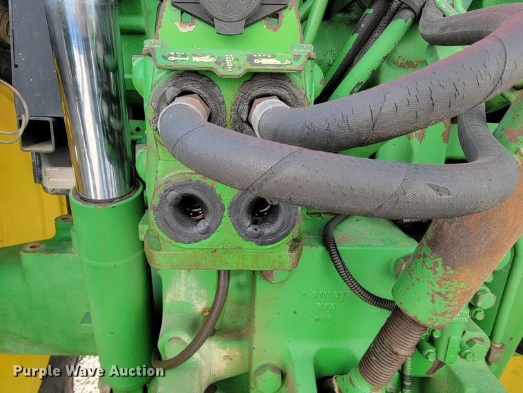 image for item JL9321 John Deere 7200  tractor