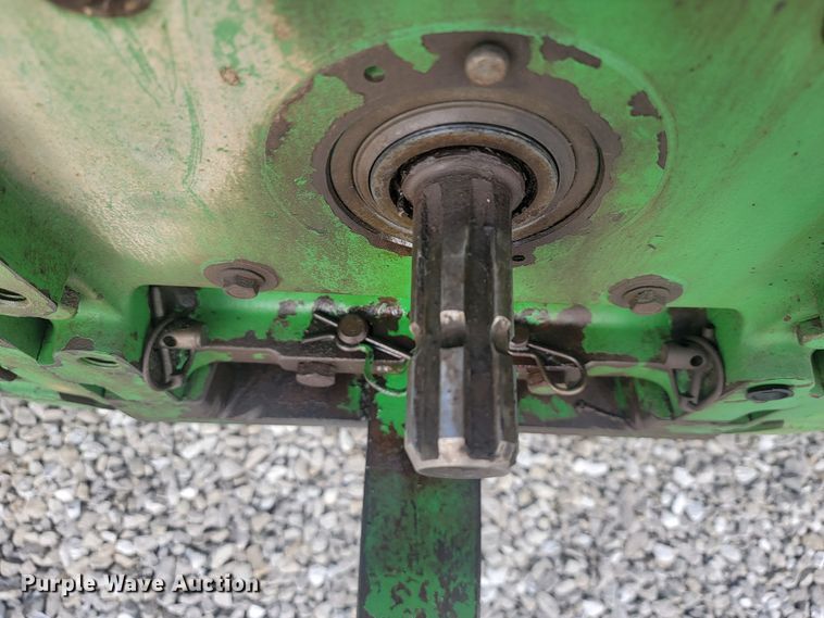 image for item JL9321 John Deere 7200  tractor