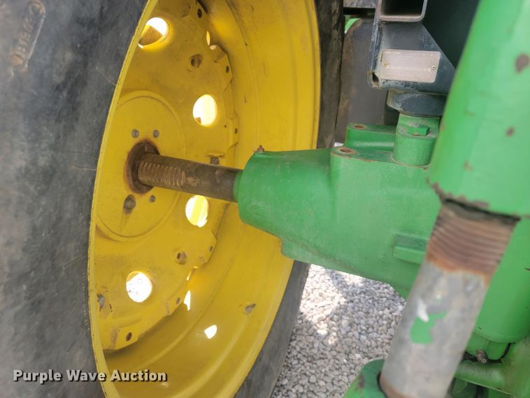 image for item JL9321 John Deere 7200  tractor