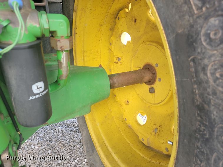 image for item JL9321 John Deere 7200  tractor