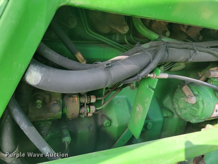 image for item JL9321 John Deere 7200  tractor