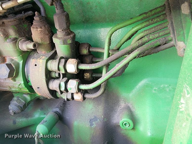 image for item JL9321 John Deere 7200  tractor