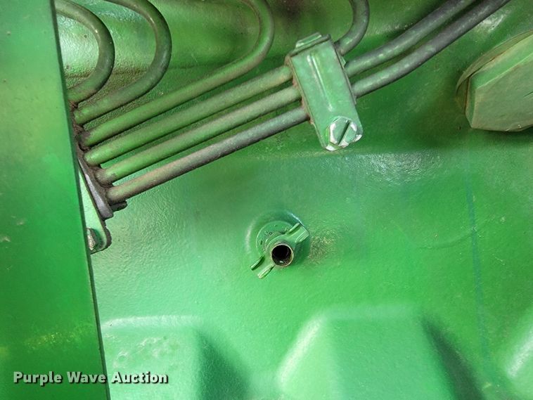 image for item JL9321 John Deere 7200  tractor