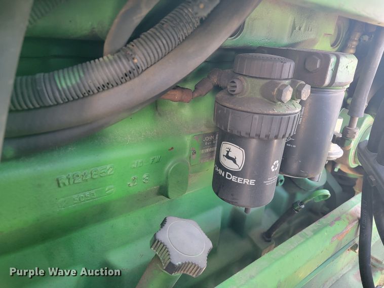 image for item JL9321 John Deere 7200  tractor