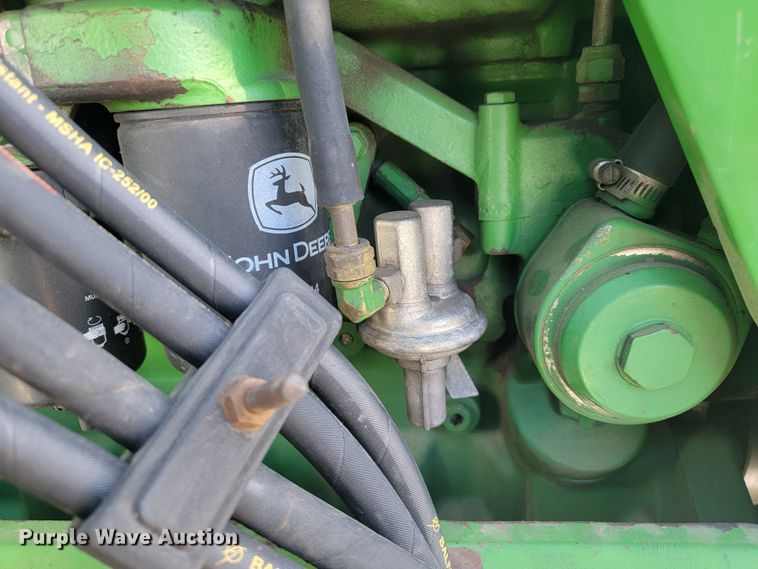 image for item JL9321 John Deere 7200  tractor