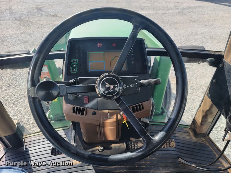 image for item JL9321 John Deere 7200  tractor