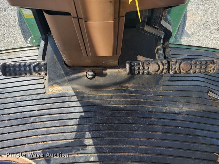 image for item JL9321 John Deere 7200  tractor