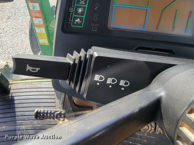 image for item JL9321 John Deere 7200  tractor