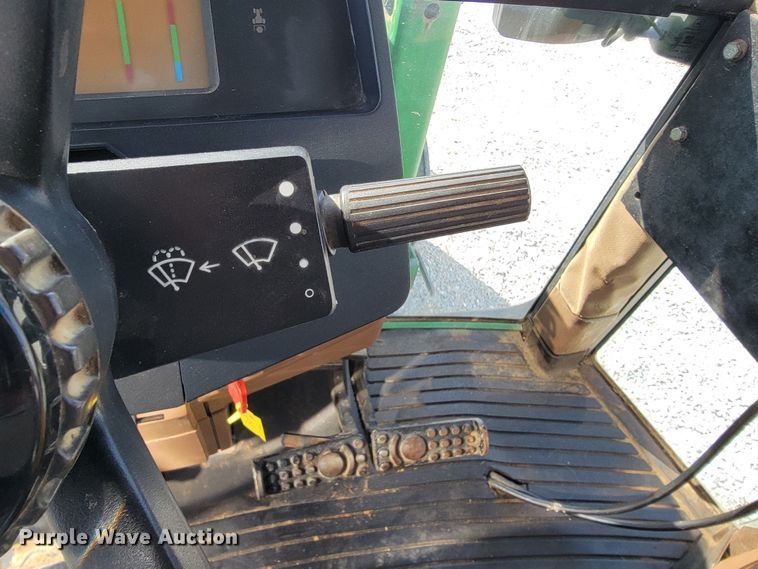 image for item JL9321 John Deere 7200  tractor