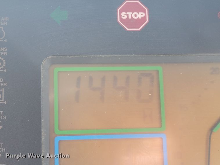 image for item JL9321 John Deere 7200  tractor