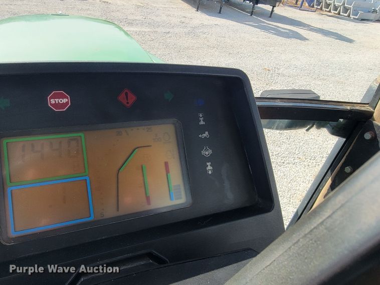 image for item JL9321 John Deere 7200  tractor