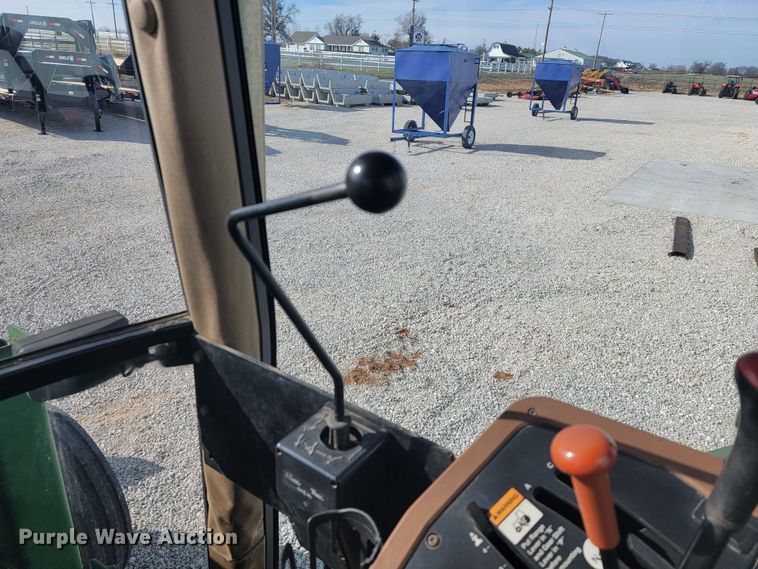 image for item JL9321 John Deere 7200  tractor