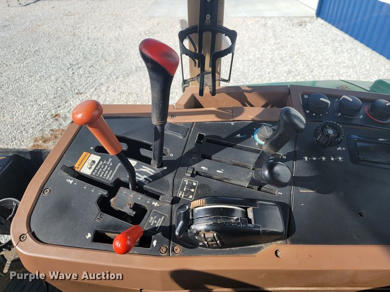 image for item JL9321 John Deere 7200  tractor