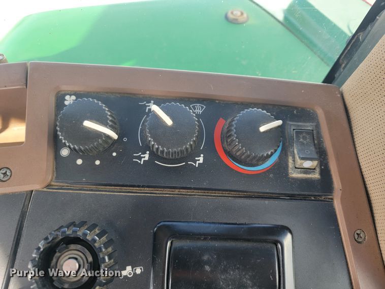 image for item JL9321 John Deere 7200  tractor