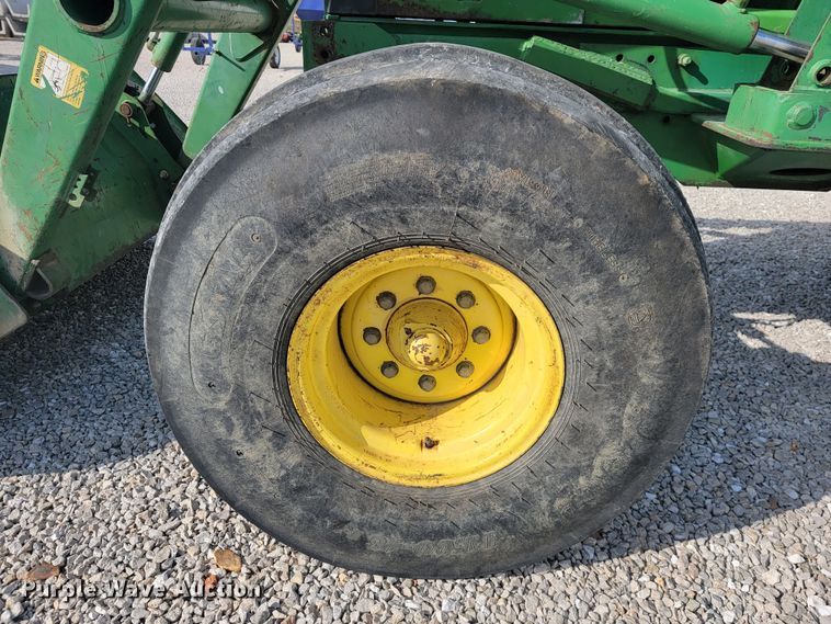 image for item JL9321 John Deere 7200  tractor