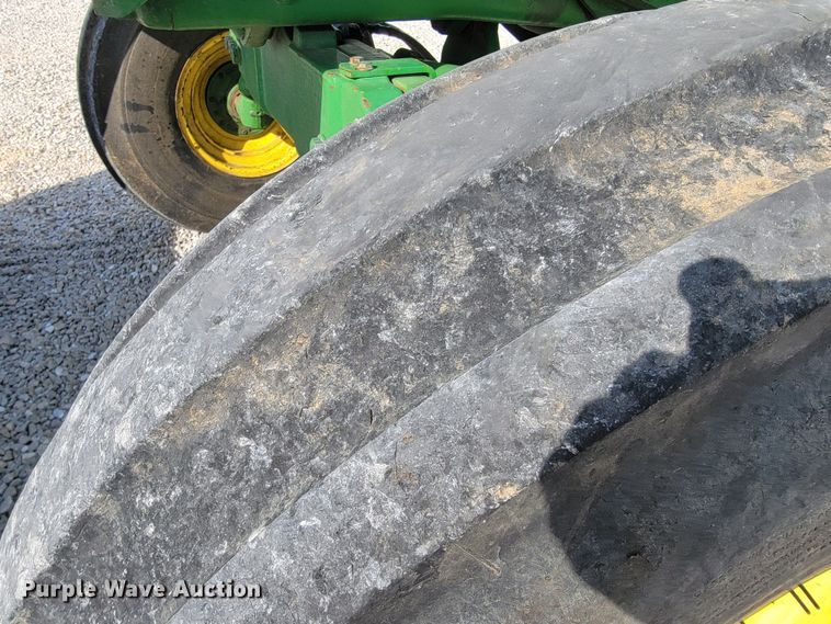 image for item JL9321 John Deere 7200  tractor