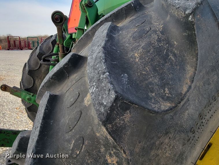 image for item JL9321 John Deere 7200  tractor