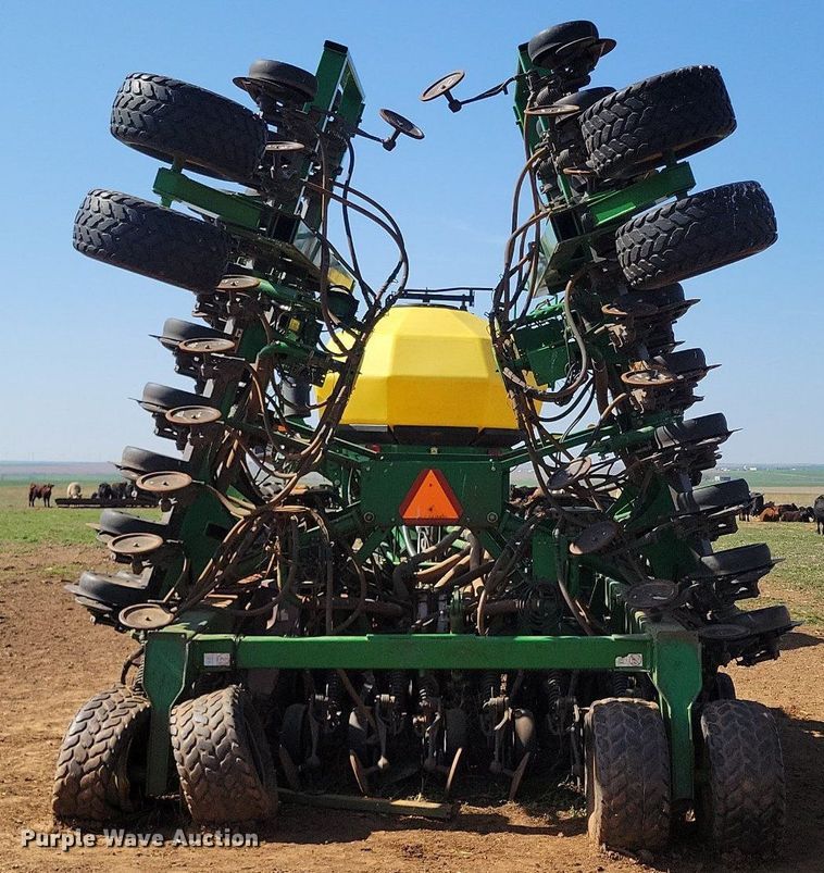 image for item KD9264 John Deere 1890  air seeder