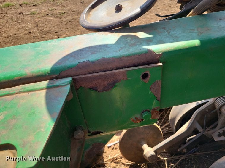 image for item KD9264 John Deere 1890  air seeder