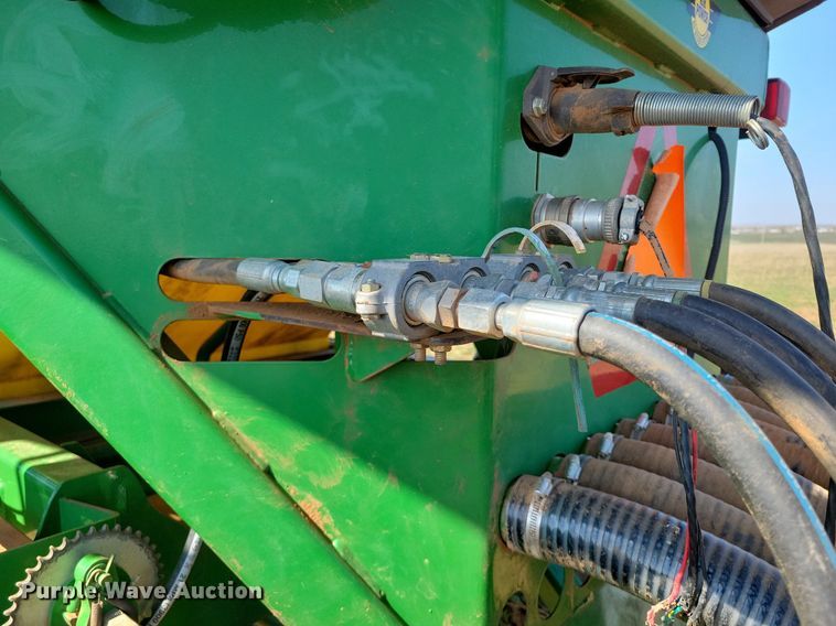 image for item KD9264 John Deere 1890  air seeder