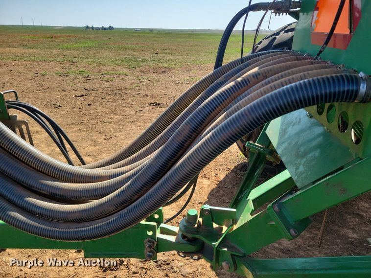 image for item KD9264 John Deere 1890  air seeder