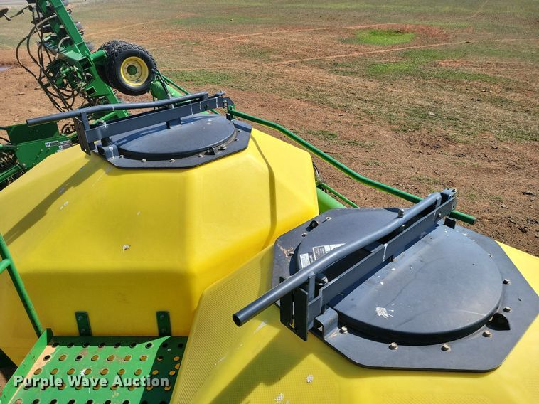 image for item KD9264 John Deere 1890  air seeder