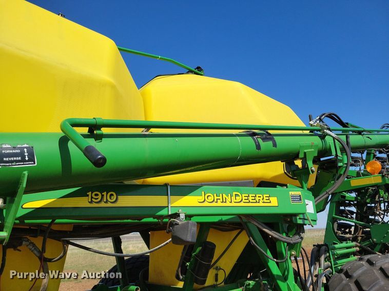 image for item KD9264 John Deere 1890  air seeder