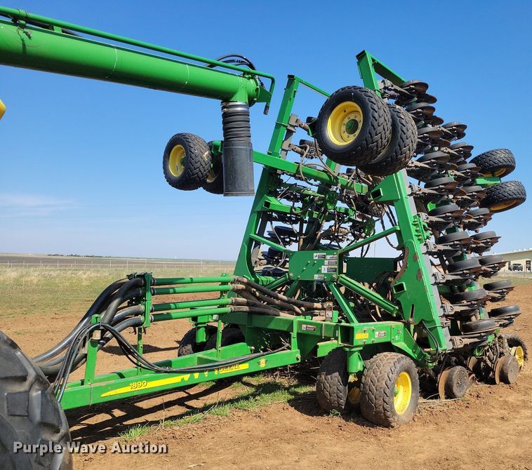 image for item KD9264 John Deere 1890  air seeder