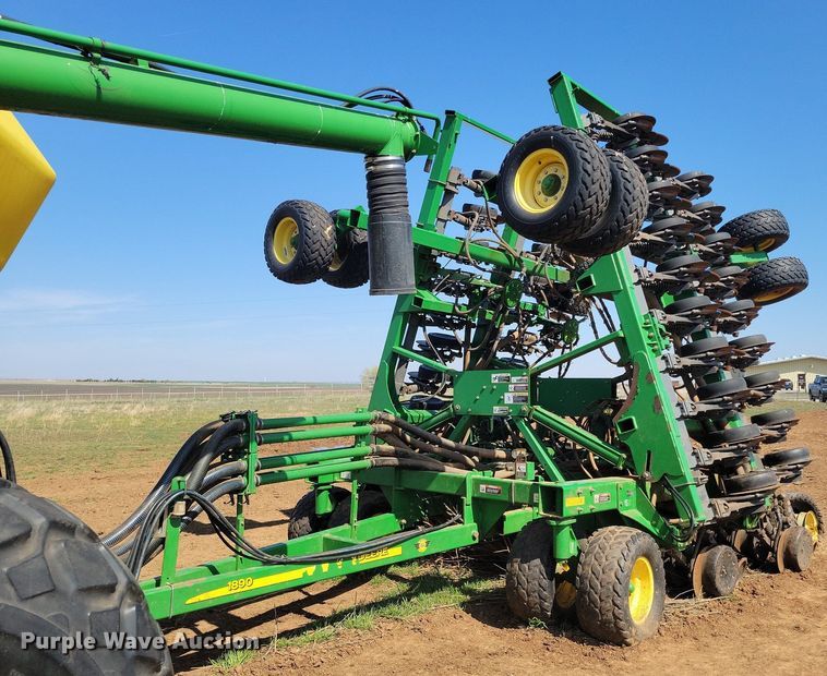 image for item KD9264 John Deere 1890  air seeder