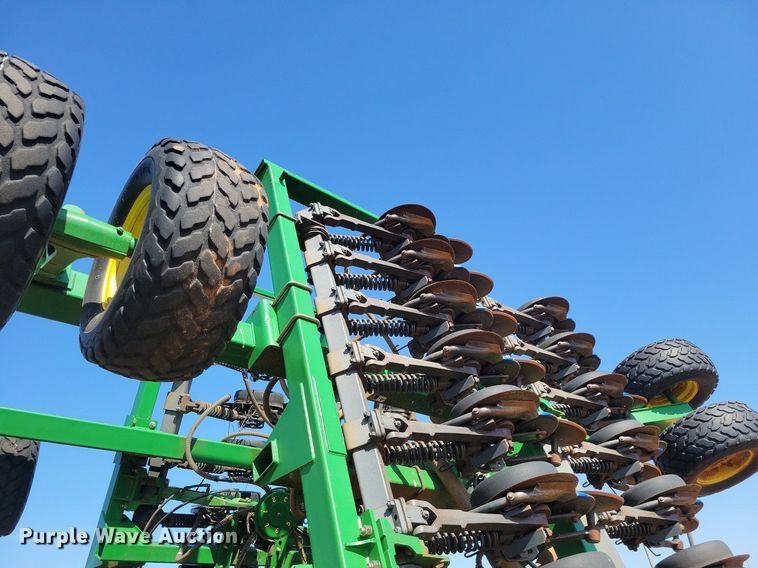 image for item KD9264 John Deere 1890  air seeder