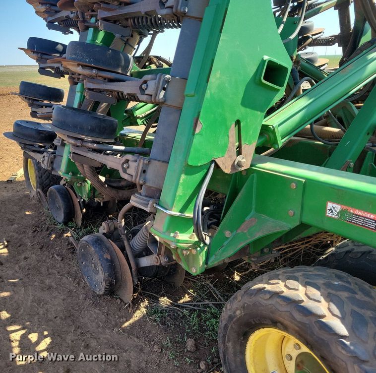 image for item KD9264 John Deere 1890  air seeder