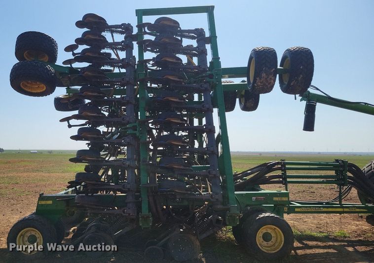 image for item KD9264 John Deere 1890  air seeder