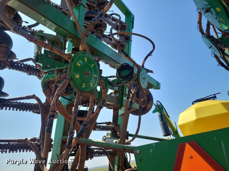 image for item KD9264 John Deere 1890  air seeder